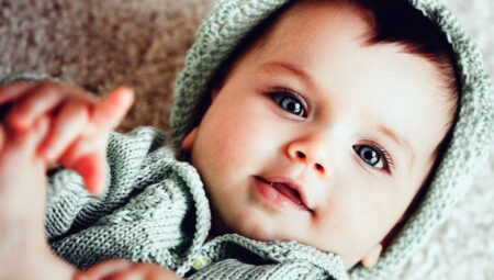 Rüyada Yeni Doğmuş Bebek Görmek İslami Yorumu Nedir ? Diyanet